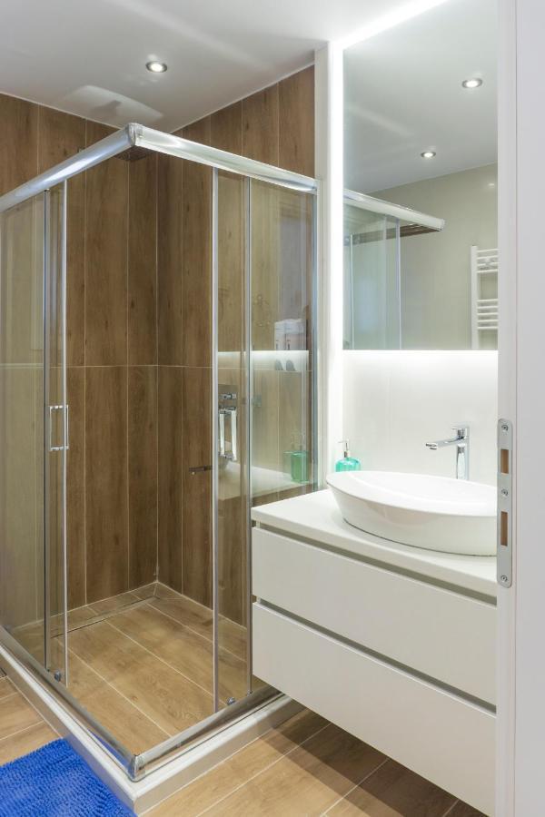 New Modern Style Home Next To The Train Station Thessaloniki Exterior foto